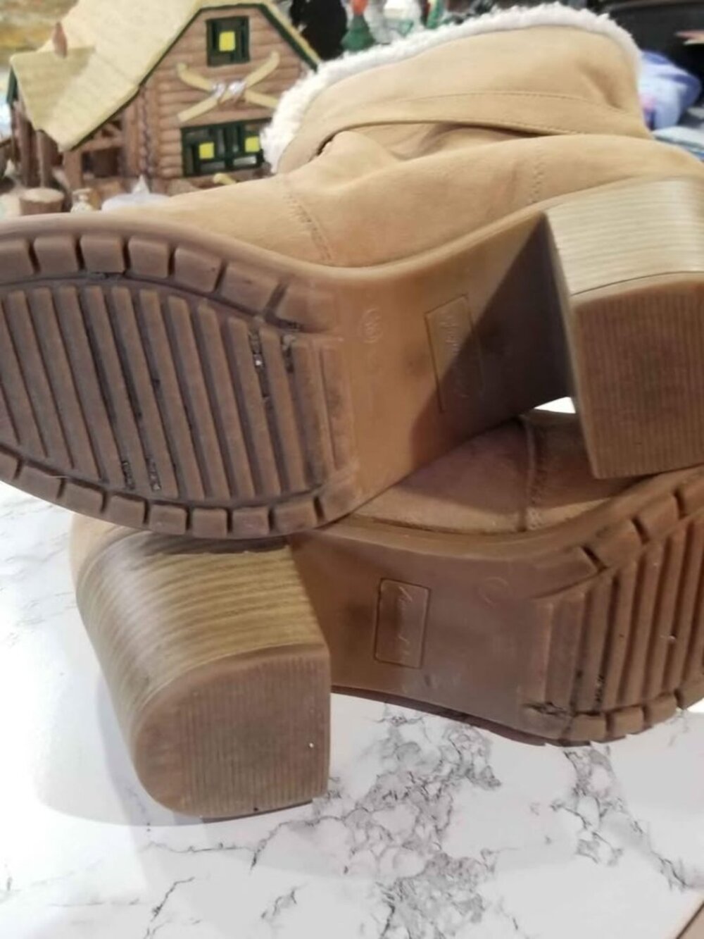 Ladies American Eagle Ankle Suede Bootie size 8.5